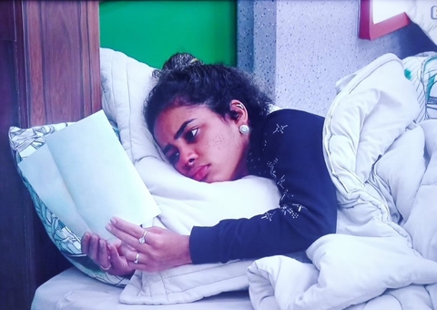 A Fazenda 13: Solteira sem saber, Sthe chora olhando foto de Victor Igoh