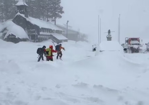 Avalanche deixa nove esquiadores desaparecidos na Califórnia