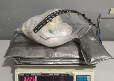 Mulher é presa ao tentar embarcar para Manaus com cocaína escondida em shampoos