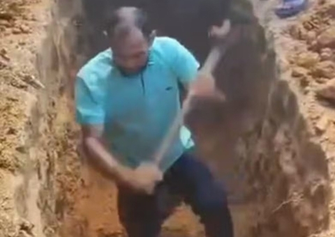 Homem precisa cavar cova do pai por falta de assistência em cemitério público no RN