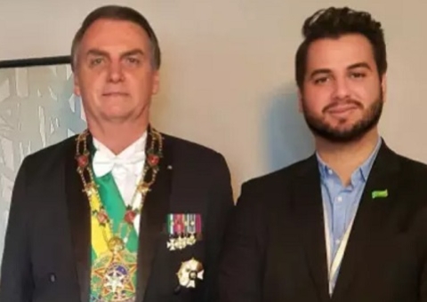 Assessor de Bolsonaro é intimado pelo MPF após suposto gesto racista