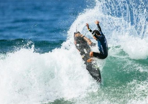 Filipinho inflama Saquarema com classificação no surfe