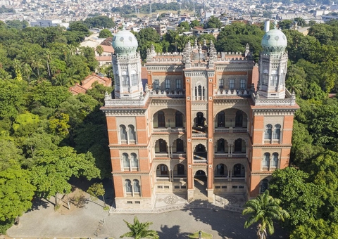 Fiocruz alerta para aumento de bactérias resistentes a antibióticos