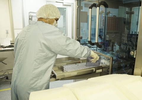 Fiocruz prevê produção de 1 milhão de vacinas por dia até final do mês