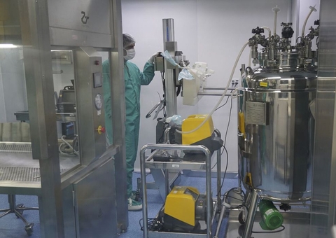 Butantan recebe 8,2 mil litros de insumo para 14 milhões de doses da vacina