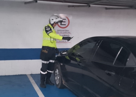 Manaus realiza fiscalização em shoppings e supermercados para garantir vagas especiais