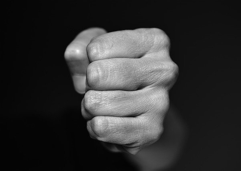 Senado aprova regras para coibir violência política contra a mulher