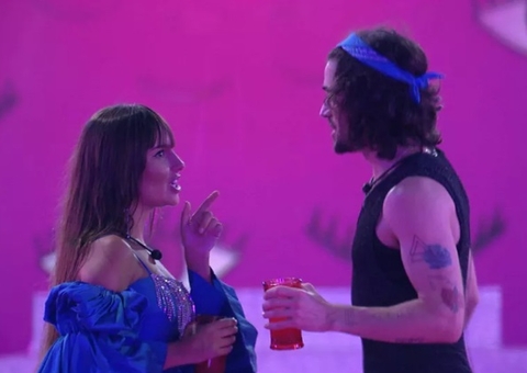 Thaís recebe flechada misteriosa durante festa do BBB21