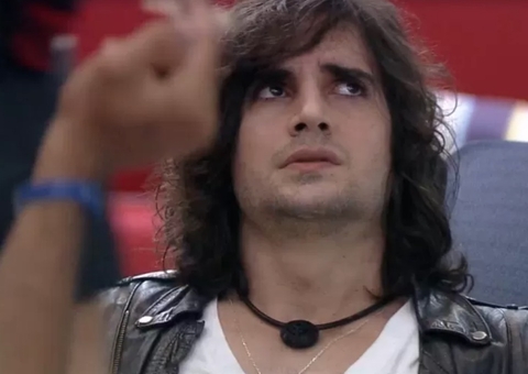 Com medo de Arthur, Fiuk pede companhia para ir à cozinha e brothers riem