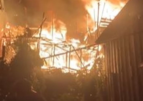 Nove casas são destruídas durante incêndio no Santo Agostinho
