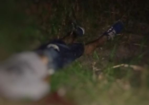 Homem é encontrado morto após briga entre traficantes em área de mata em Manaus