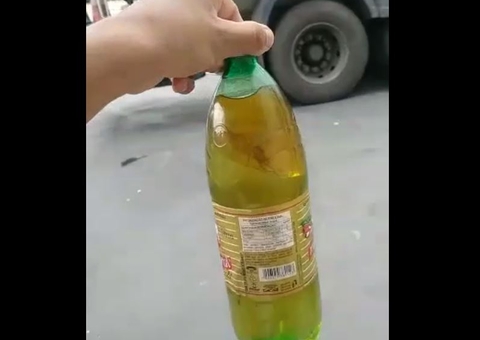 Vídeo: Clientes flagram venda de gasolina adulterada e se revoltam em posto de Manaus