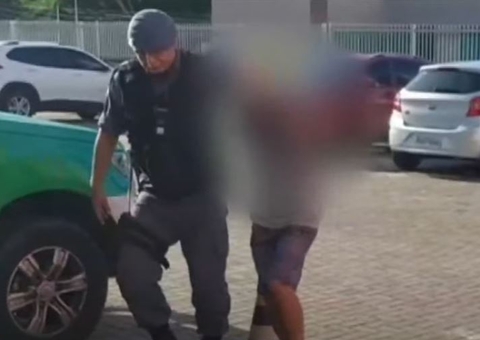 Avô é preso em Manaus ao ser flagrado ensinando netos de 3 e 5 anos a fazer sexo