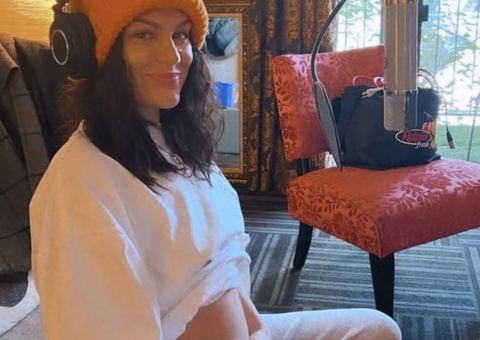 Jessie J anuncia gravidez após sofrer aborto espontâneo: ‘Muito feliz e assustada’