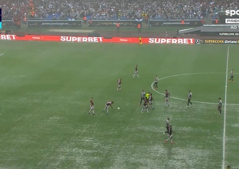 Jogo Flamengo x Botafogo retorna após ser interrompido por chuva no Mangueirão