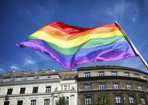 Amazon tirou produtos LGBTI+ da loja virtual nos Emirados Árabes Unidos