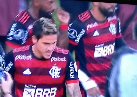 Flamengo volta a derrotar Corinthians e avança na Libertadores
