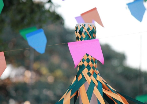 Homem é assassinado na frente da esposa durante briga em arraial em Manaus