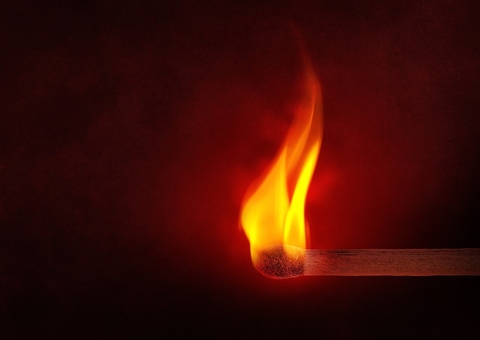 Incêndio em prédio deixa mais de 20 mortos no Japão