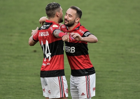 Flamengo vence Sport por 2 a 0 e se aproxima do G4 