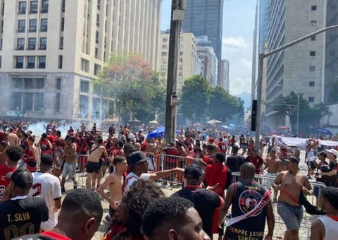 Festa do Flamengo termina com confusão e correria no Centro do Rio