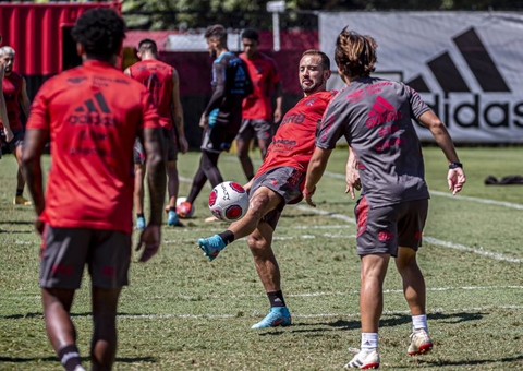Diretoria do Flamengo se anima com Sampaoli querendo 'time invencível'