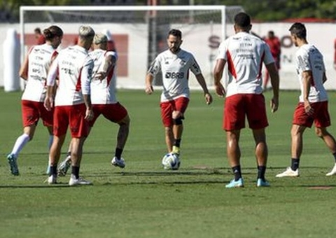 Volante da base do Flamengo volta aos campos e recomeça após cirurgia no coração