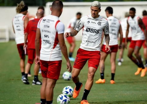 Flamengo enfrenta Fortaleza de olho na vice-liderança do Brasileirão