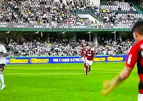 Flamengo marca no fim e vence Coritiba com golaço de Gerson em grande jogo