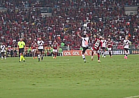 Onze são presos após briga de torcidas e ataques ao estádio do Vasco