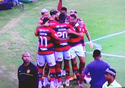 No  Maracanã, Flamengo derrota Fluminense em partida de ida do Carioca