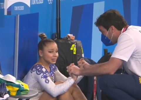 Chorando muito, Flávia Saraiva desiste após sofrer lesão, mas é classificada 