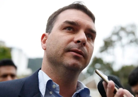 Flávio Bolsonaro promete anunciar ministros durante campanha presidencial
