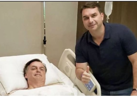 Presidente deve ficar três dias internado, diz Flávio Bolsonaro