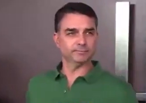 Flávio Bolsonaro admite que pode desistir de candidatura em 2026: 'tenho um preço'