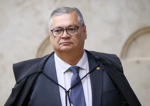 Ministro Flávio Dino é atacado por mulher dentro de avião em São Luís