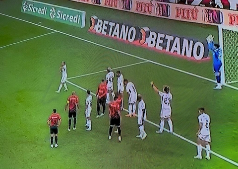 Flamengo derrota Athletico-PR e pega o Grêmio na semifinal da Copa do Brasil