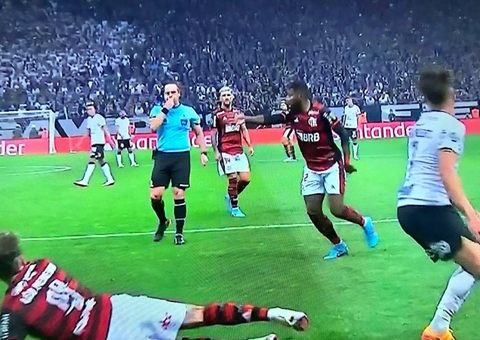 Libertadores: Fla bate Corinthians com gols de Arrascaeta e Gabriel