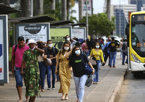 Brasil registra 24,2 mil novos casos de covid-19