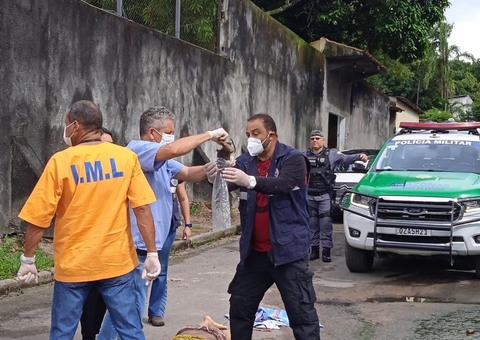 Criminosos esmagaram cabeça de mulher a pedradas em Manaus porque arma falhou