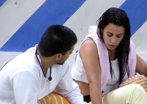 BBB22: Arthur questiona Larissa por ter seguido 'manada' e atacado Natália 
