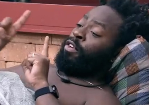 BBB22: Douglas aponta diferença de tratamento entre Natália e Eslovênia por brothers