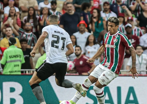 Fluminense arranca empate contra Botafogo com brilho de Matheus Martins