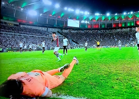 Corinthians reage após gols relâmpagos do Fluminense e arranca empate na Copa do Brasil