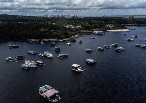 Justiça nega pedido para suspender retirada de flutuantes do Tarumã-Açu 