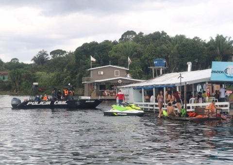 Justiça manda retirar mais de 70 flutuantes sem licenciamento em Manaus