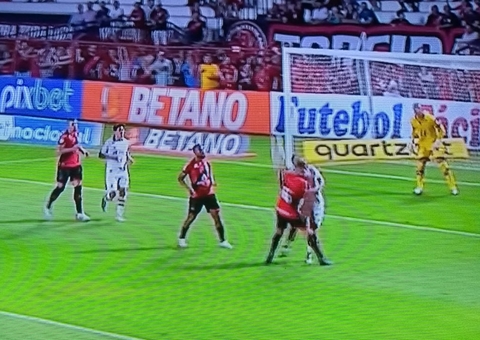 Jogos da 30ª rodada do Brasileirão mantêm posição dos líderes