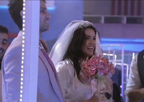 Lucas e Eslô se 'casam' em festa do líder no BBB22; vídeo