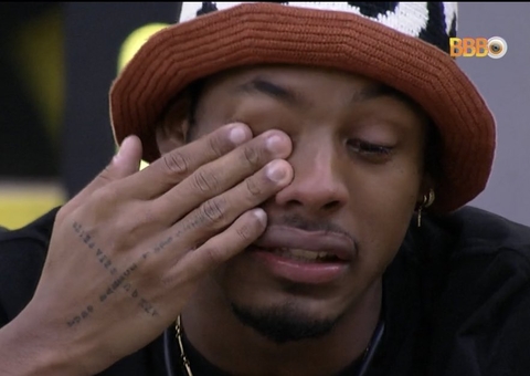 PA chora ao relembrar prova de resistência decidida em sorteio e doença do filho: 'ficaria 21 dias'