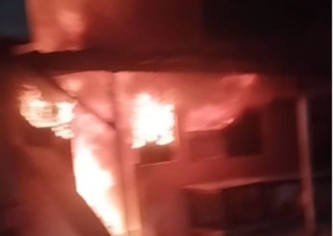 Incêndio na Cidade Nova destruiu casa que funcionava como tapeçaria; vídeo
